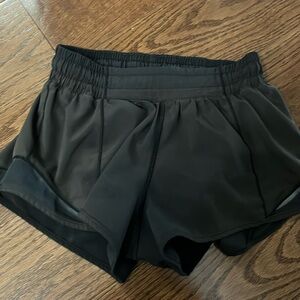 Lululemon hotty hot 2.5 inch .